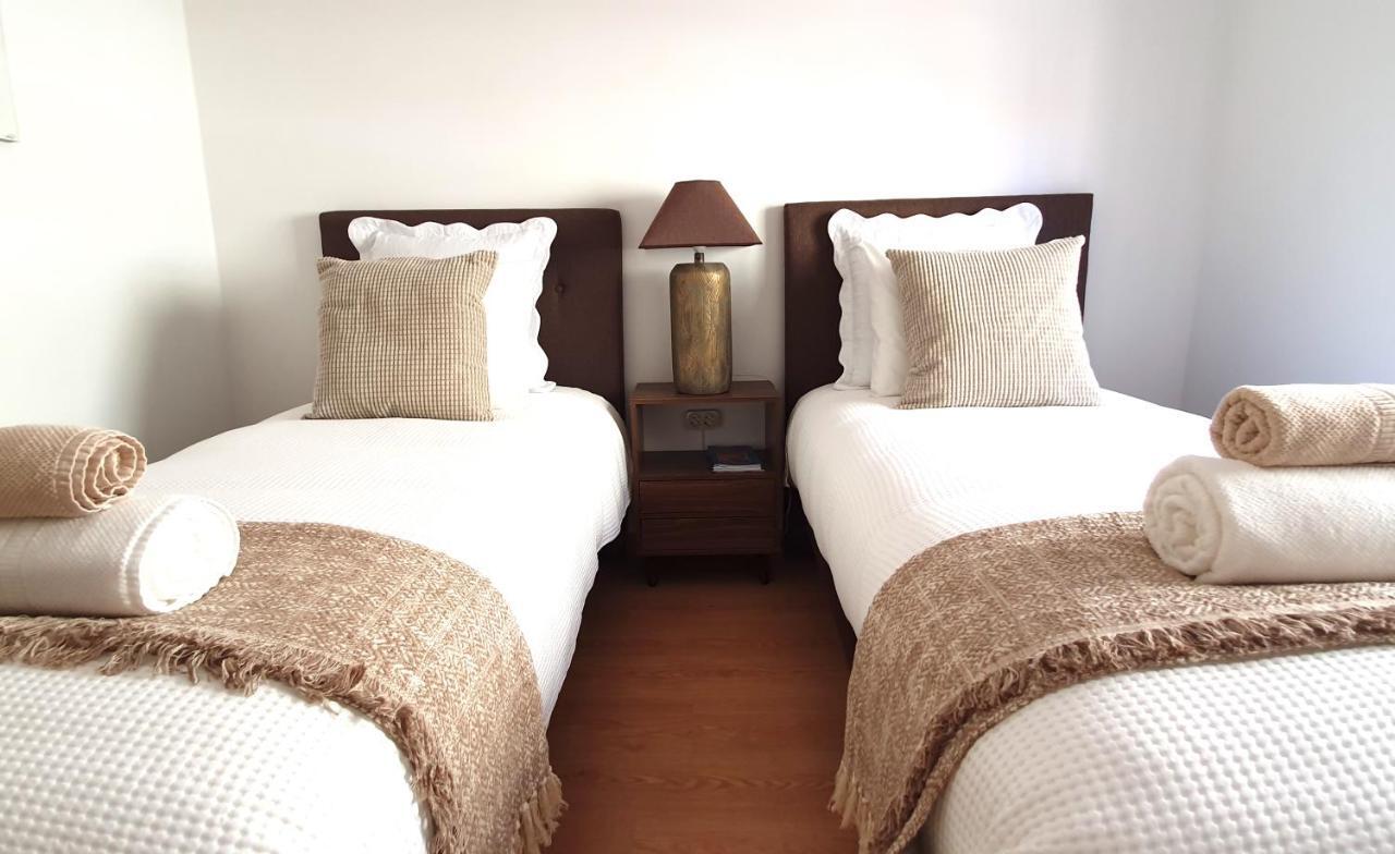 Afonso Galo Guest Apartments I Almada Kültér fotó