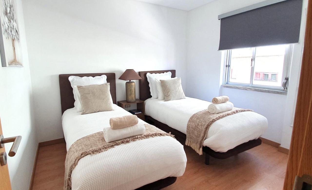 Afonso Galo Guest Apartments I Almada Kültér fotó